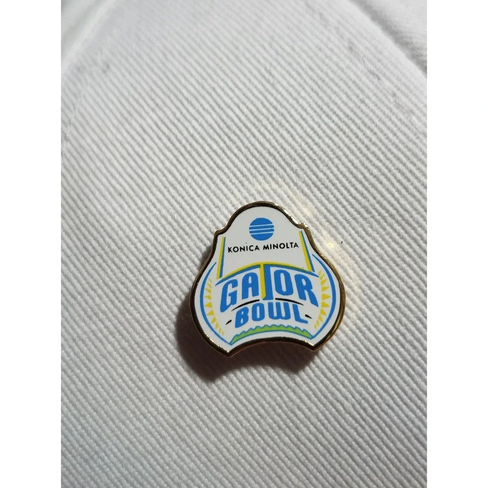 FSU Florida State 2010 Gator Bowl Hat Konica Minolta Bobby Bowden Final Game Pin